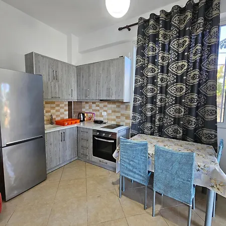 Ledion Apartment *